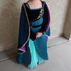 Disney Girl's Frozen 2 Deluxe Movie Quality Queen Anna Gown w/ Velvet Cape(2020)